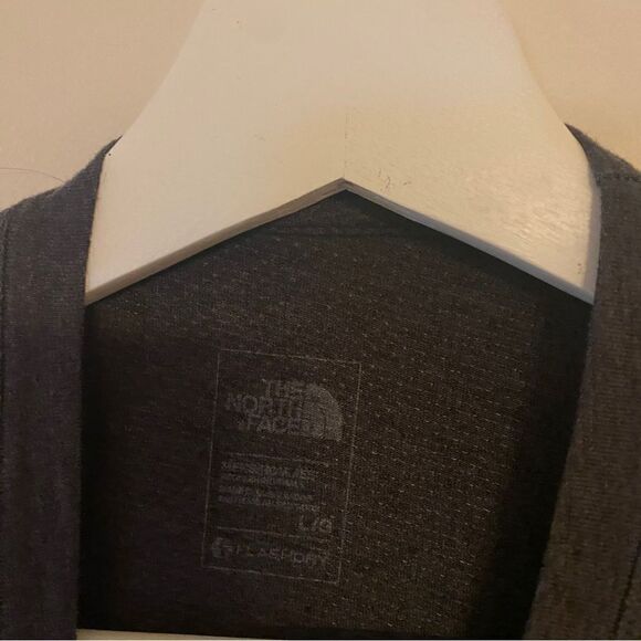 The North Face dark charcoal gray large shirt sleeve tshirt crew neck - Picture 2 of 7